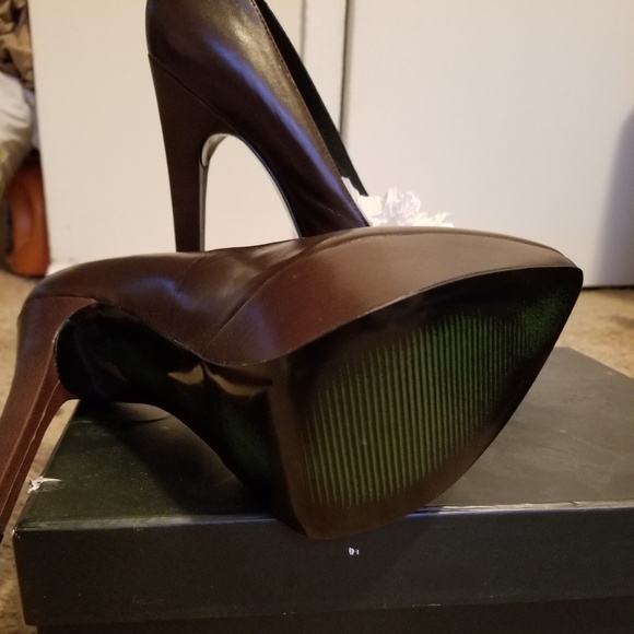 High heels - Picture 2 of 3